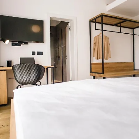 Vault Hotel 4*