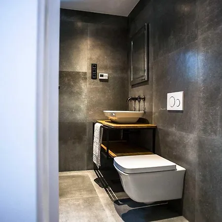 Vault Отель 4*